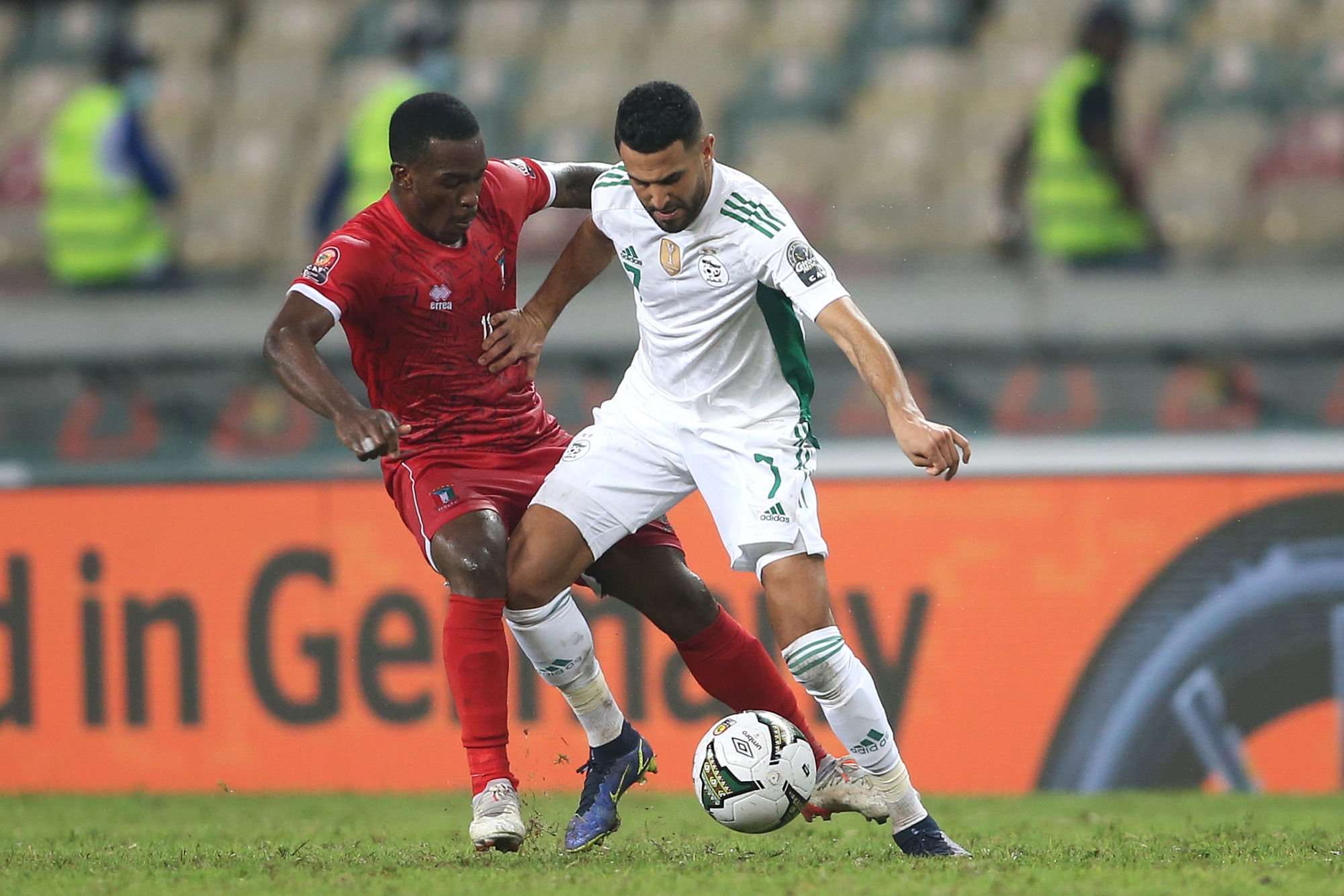 L'Algérie : Quand Slimani vole au secours de Riyad Mahrez